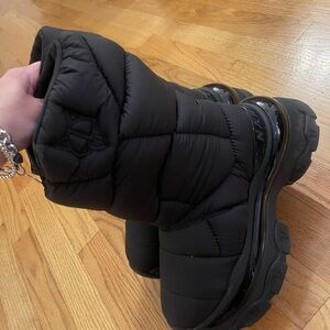 Naked Wolfe Black Quilted Winter Boots Size 5